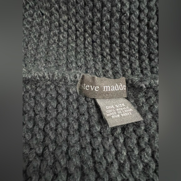 Steve Madden hooded scarf hat - Picture 5 of 5